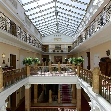 Sacher Hotel 5*