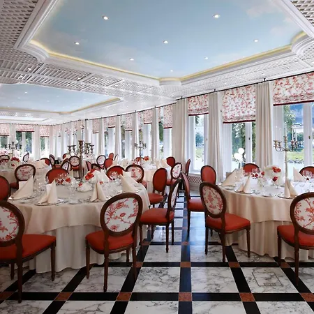 ザッハー ホテル