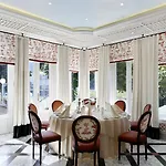 Sacher Hotel 5*