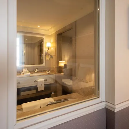 Sacher Hotel 5*