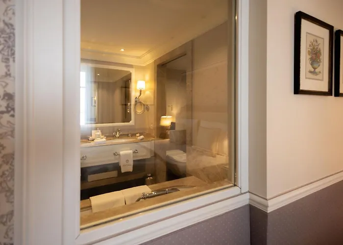 Sacher Hotell 5*